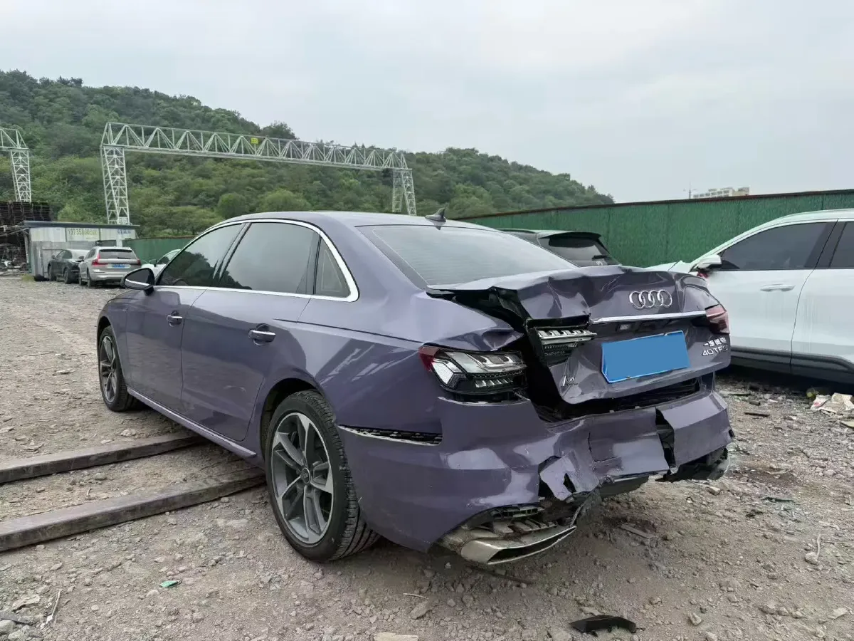 2024 Audi A4L 2.0T 190HP L4 7DCT,autocango,china used car exporter,china ev exporter,chinese used car exporter,chinese used ev exporter