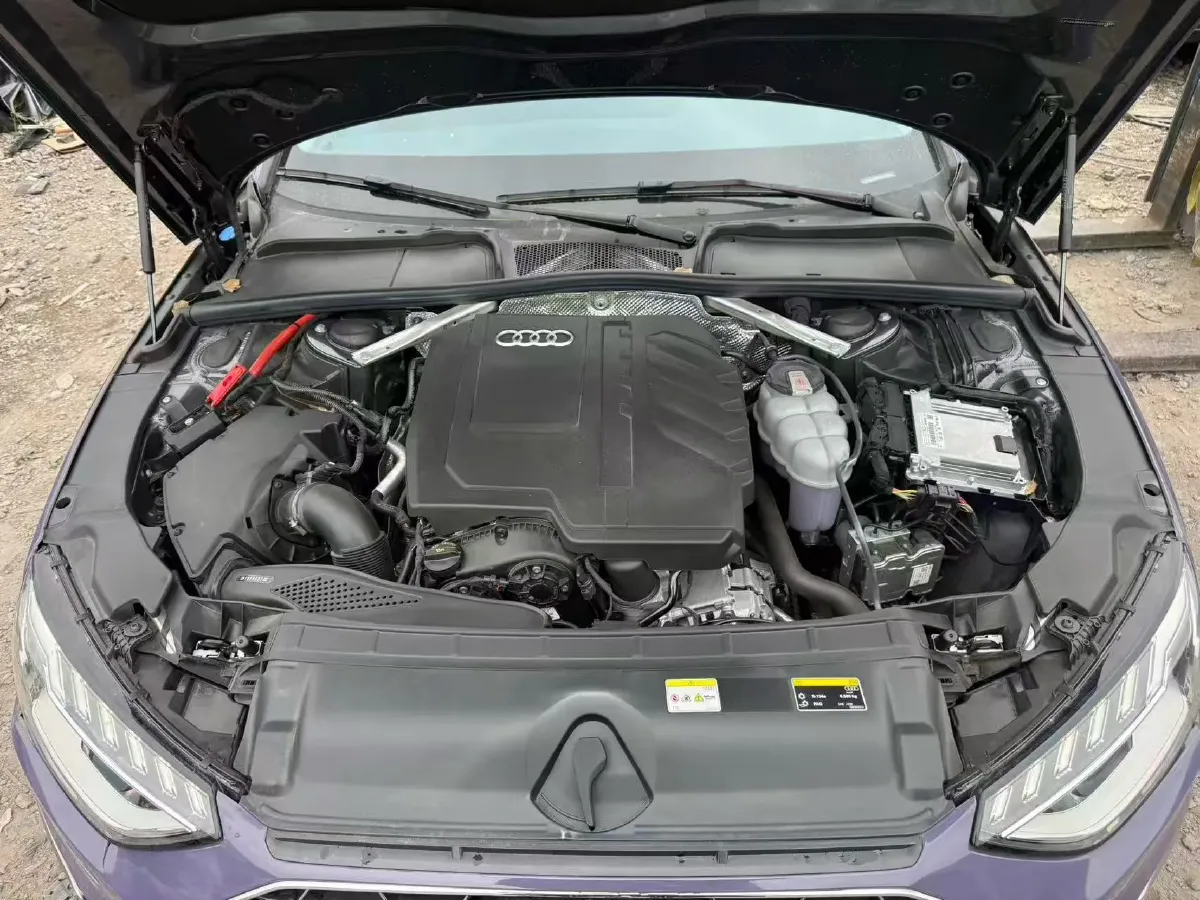 2024 Audi A4L 2.0T 190HP L4 7DCT,autocango,china used car exporter,china ev exporter,chinese used car exporter,chinese used ev exporter
