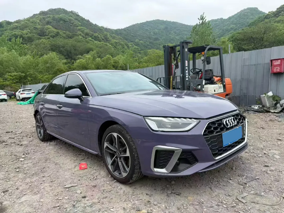 2024 Audi A4L 2.0T 190HP L4 7DCT,autocango,china used car exporter,china ev exporter,chinese used car exporter,chinese used ev exporter