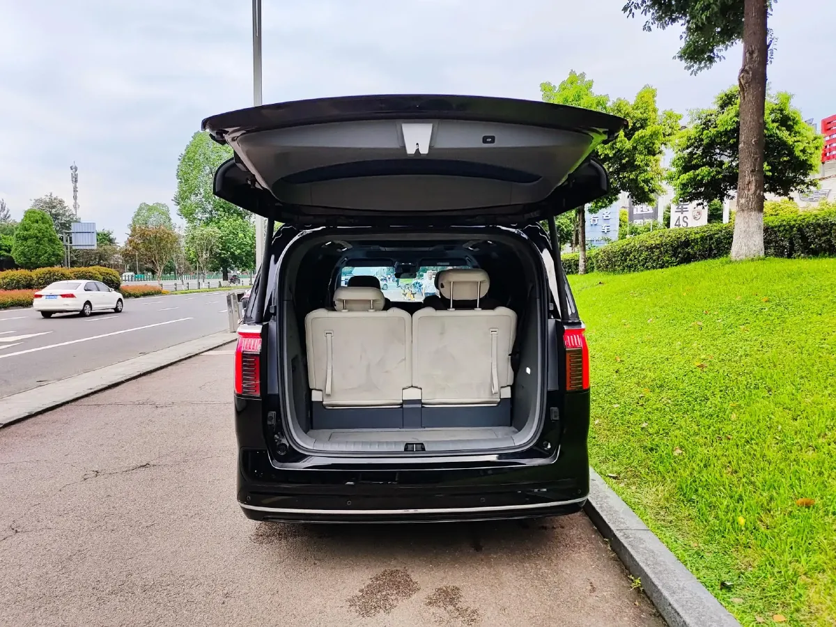 2022 Zeekr 009 BEV 116KWH,autocango,china used car exporter,china ev exporter,chinese used car exporter,chinese used ev exporter