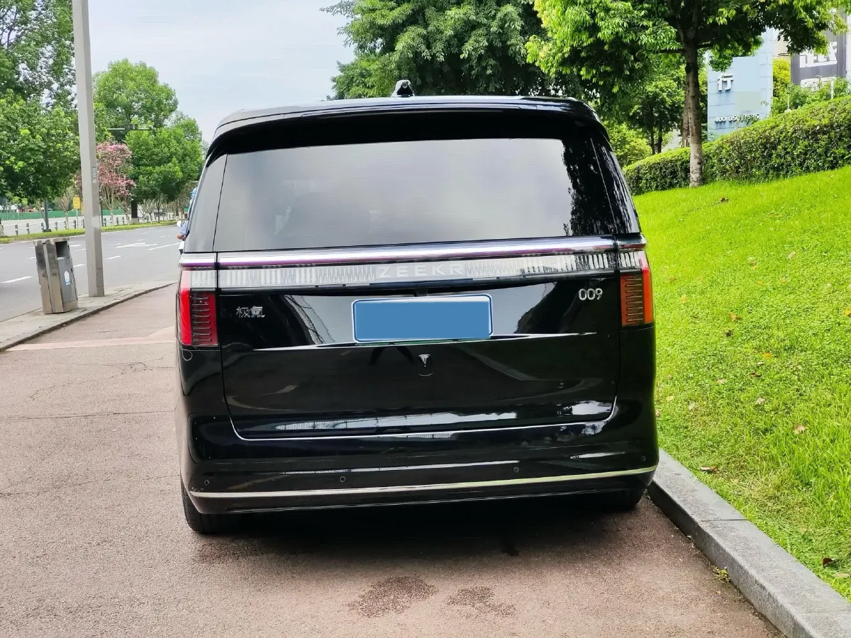 2022 Zeekr 009 BEV 116KWH,autocango,china used car exporter,china ev exporter,chinese used car exporter,chinese used ev exporter