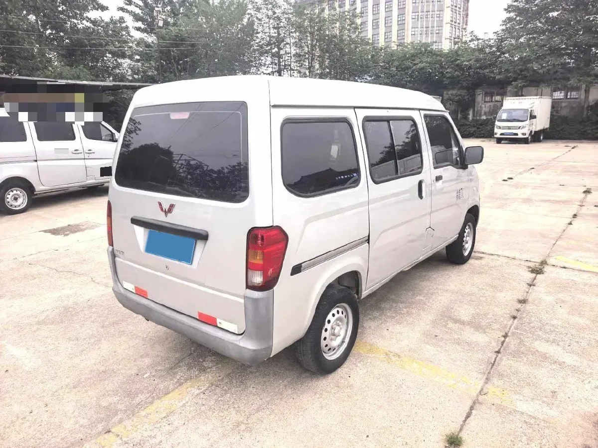 2015 WuLing ZhiGuang 1.2L 82HP L4 5MT,autocango,china used car exporter,china ev exporter,chinese used car exporter,chinese used ev exporter