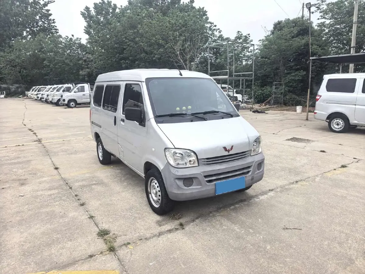 2015 WuLing ZhiGuang 1.2L 82HP L4 5MT,autocango,china used car exporter,china ev exporter,chinese used car exporter,chinese used ev exporter