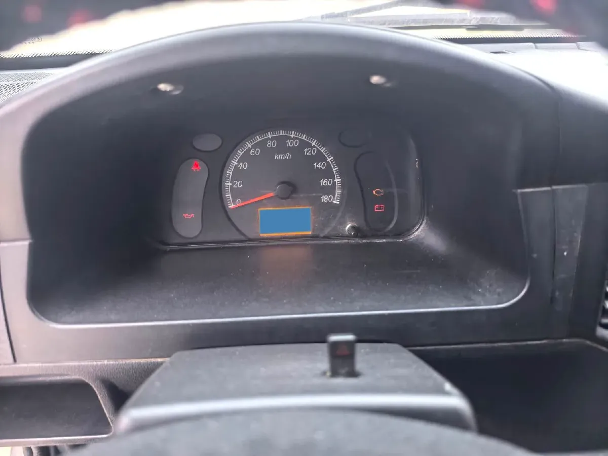 2015 WuLing ZhiGuang 1.2L 82HP L4 5MT,autocango,china used car exporter,china ev exporter,chinese used car exporter,chinese used ev exporter