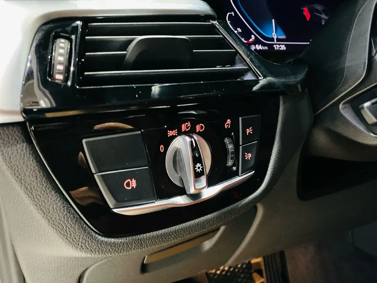 2021 BMW 5 Series 2.0T 184HP L4 8AT PHEV 17.7KWH,autocango,china used car exporter,china ev exporter,chinese used car exporter,chinese used ev exporter