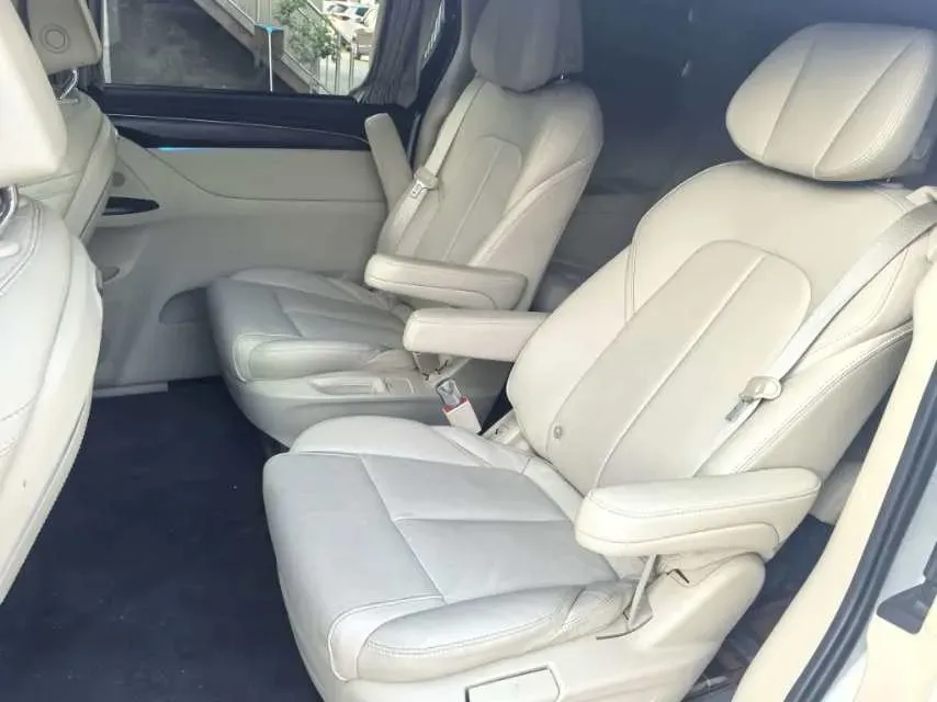 2022 Buick GL8 2.0T 237HP L4 9AT,autocango,china used car exporter,china ev exporter,chinese used car exporter,chinese used ev exporter