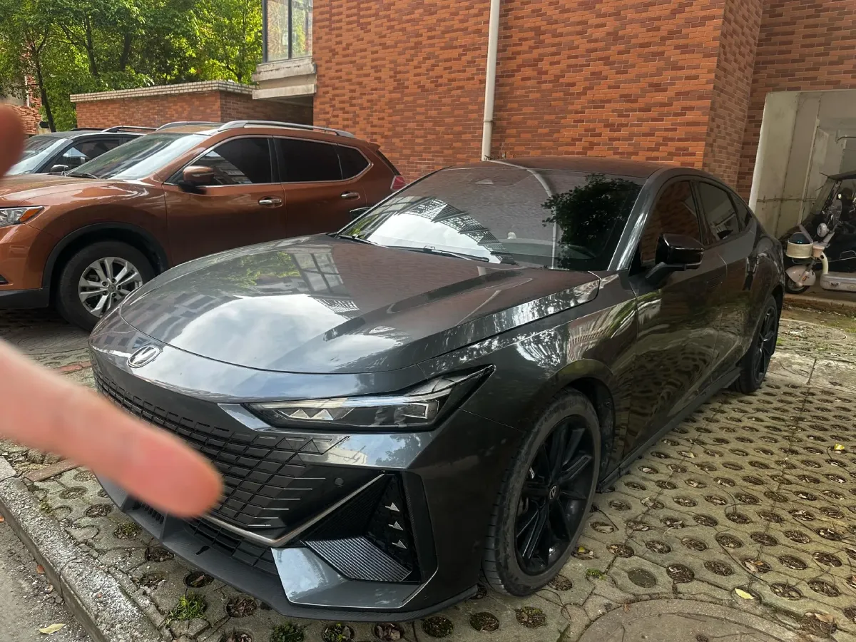 2023 ChangAn UNI-V 1.5T 188HP L4 7DCT,autocango,china used car exporter,china ev exporter,chinese used car exporter,chinese used ev exporter