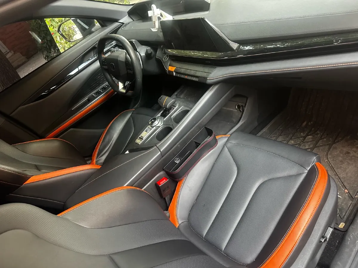 2023 ChangAn UNI-V 1.5T 188HP L4 7DCT,autocango,china used car exporter,china ev exporter,chinese used car exporter,chinese used ev exporter