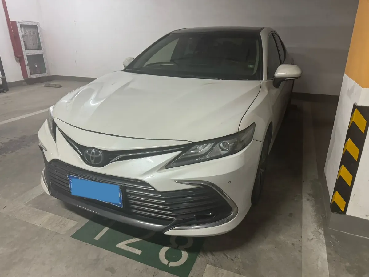 2021 Toyota Camry 2.5L 209HP L4 8AT,autocango,china used car exporter,china ev exporter,chinese used car exporter,chinese used ev exporter