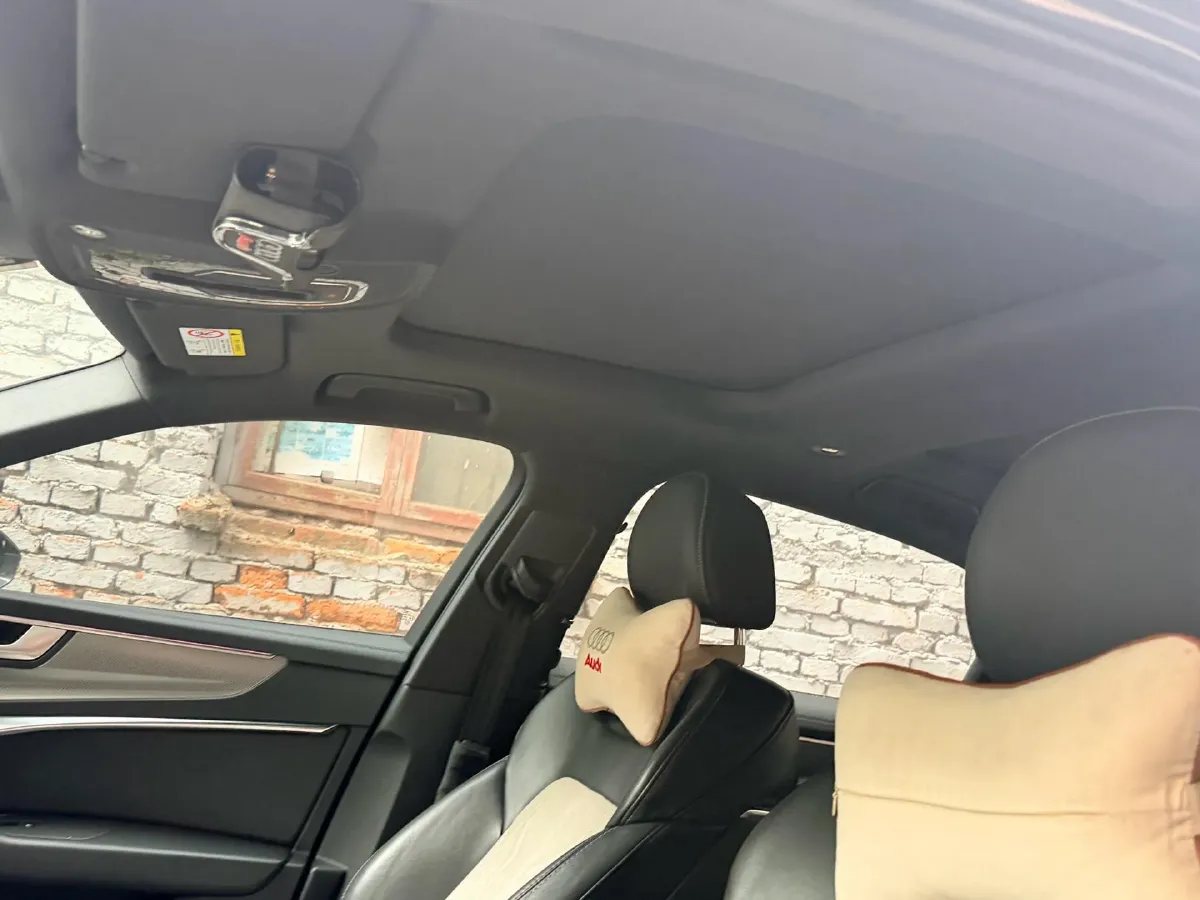 2022 Audi A6L 2.0T 224HP L4 7DCT,autocango,china used car exporter,china ev exporter,chinese used car exporter,chinese used ev exporter