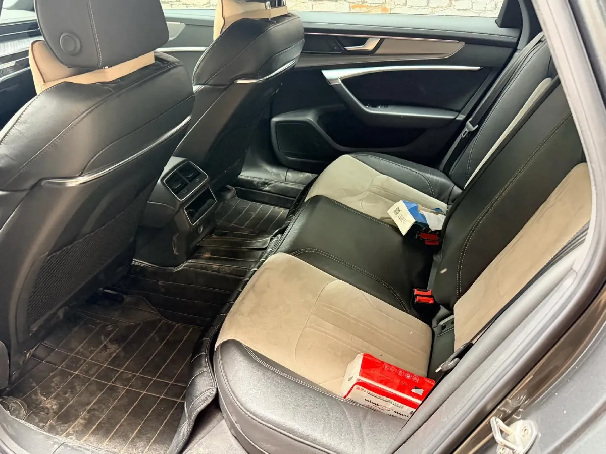 2022 Audi A6L 2.0T 224HP L4 7DCT,autocango,china used car exporter,china ev exporter,chinese used car exporter,chinese used ev exporter