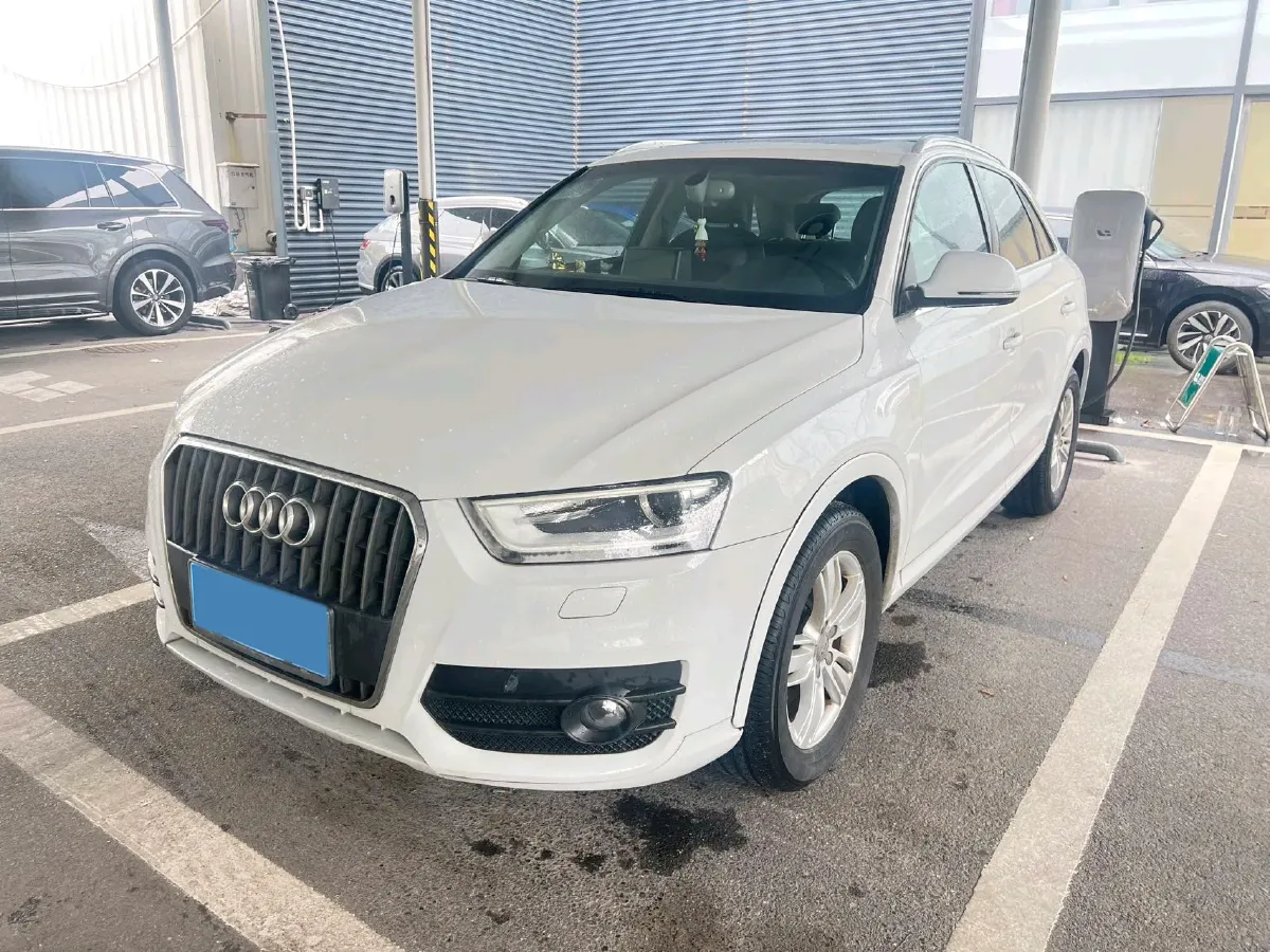 2015 Audi Q3 2.0T 170HP L4 7DCT,autocango,china used car exporter,china ev exporter,chinese used car exporter,chinese used ev exporter