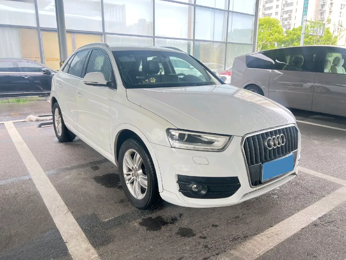 2015 Audi Q3 2.0T 170HP L4 7DCT,autocango,china used car exporter,china ev exporter,chinese used car exporter,chinese used ev exporter