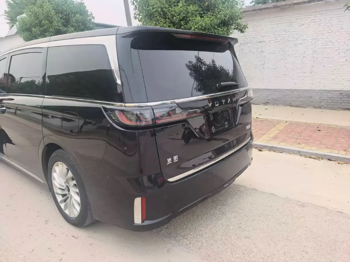 2024 Voyah Dream 1.5T 150HP L4 PHEV 43KWH,autocango,china used car exporter,china ev exporter,chinese used car exporter,chinese used ev exporter