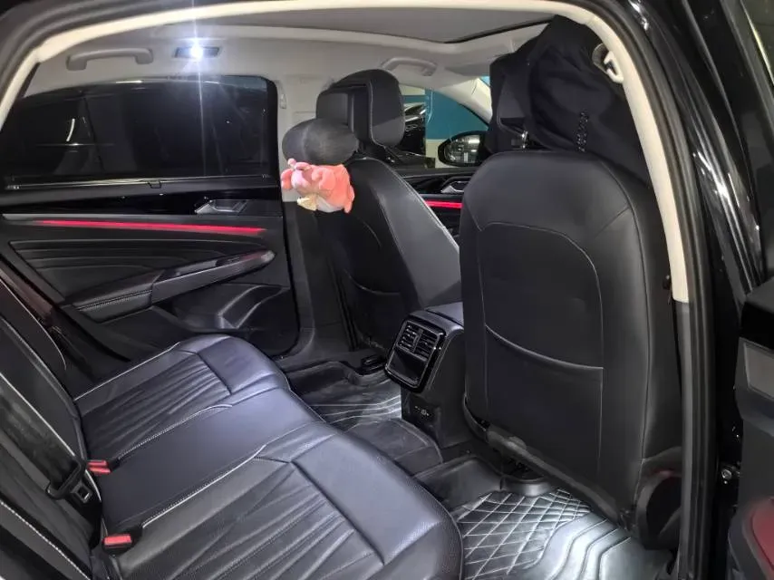 2022 Xpeng P7 BEV 60.2KWH,autocango,china used car exporter,china ev exporter,chinese used car exporter,chinese used ev exporter