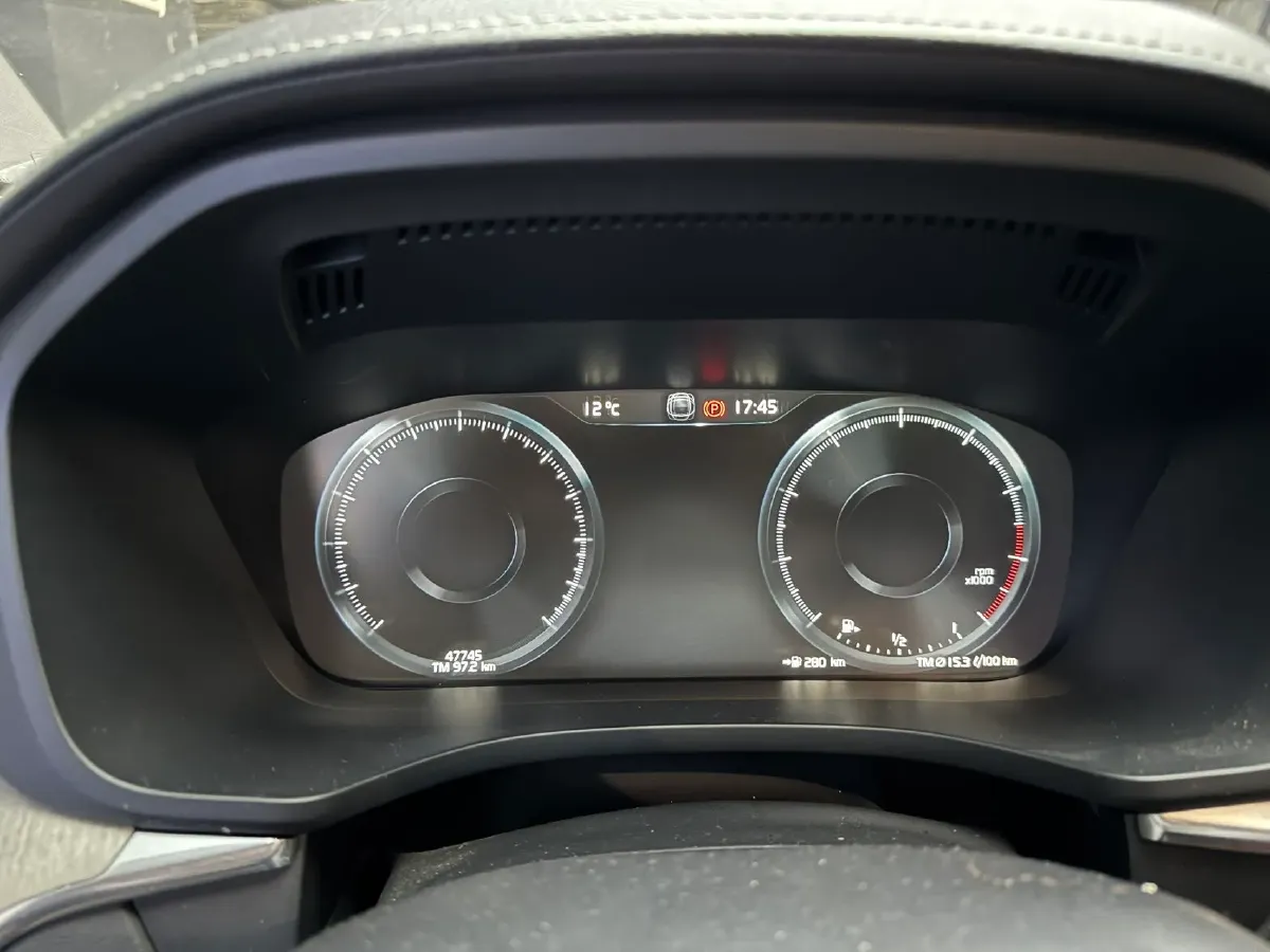 2018 Volvo XC60 2.0T 254HP L4 8AT,autocango,china used car exporter,china ev exporter,chinese used car exporter,chinese used ev exporter