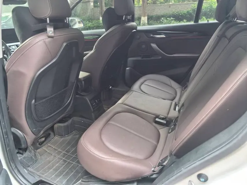 2022 BMW X1 2.0T 192HP L4 7DCT,autocango,china used car exporter,china ev exporter,chinese used car exporter,chinese used ev exporter