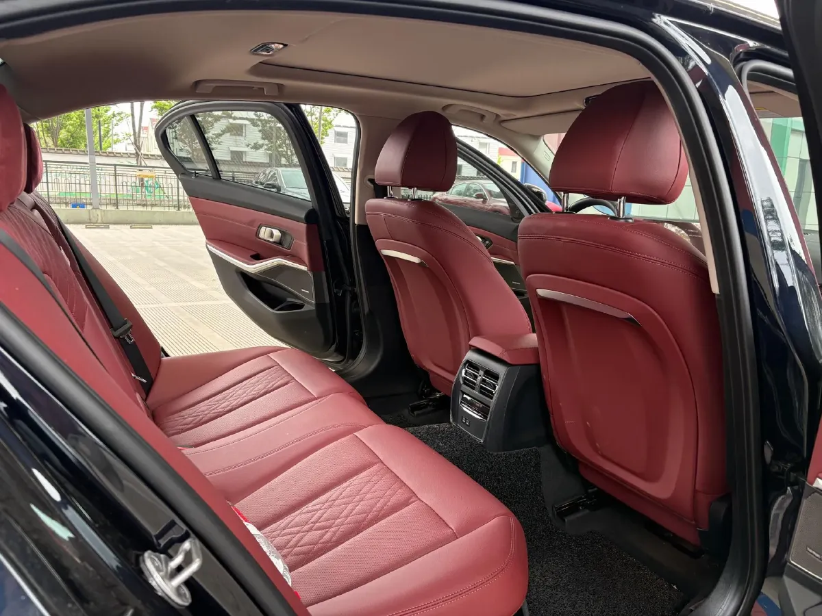 2024 BMW 3 Series 2.0T 184HP L4 8AT,autocango,china used car exporter,china ev exporter,chinese used car exporter,chinese used ev exporter