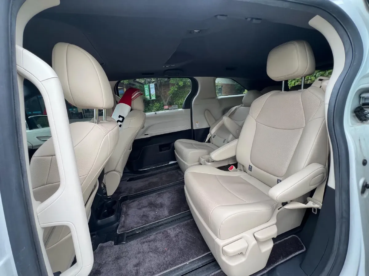 2023 Toyota Sienna 2.5L 189HP L4 E-CVT Hybrid,autocango,china used car exporter,china ev exporter,chinese used car exporter,chinese used ev exporter