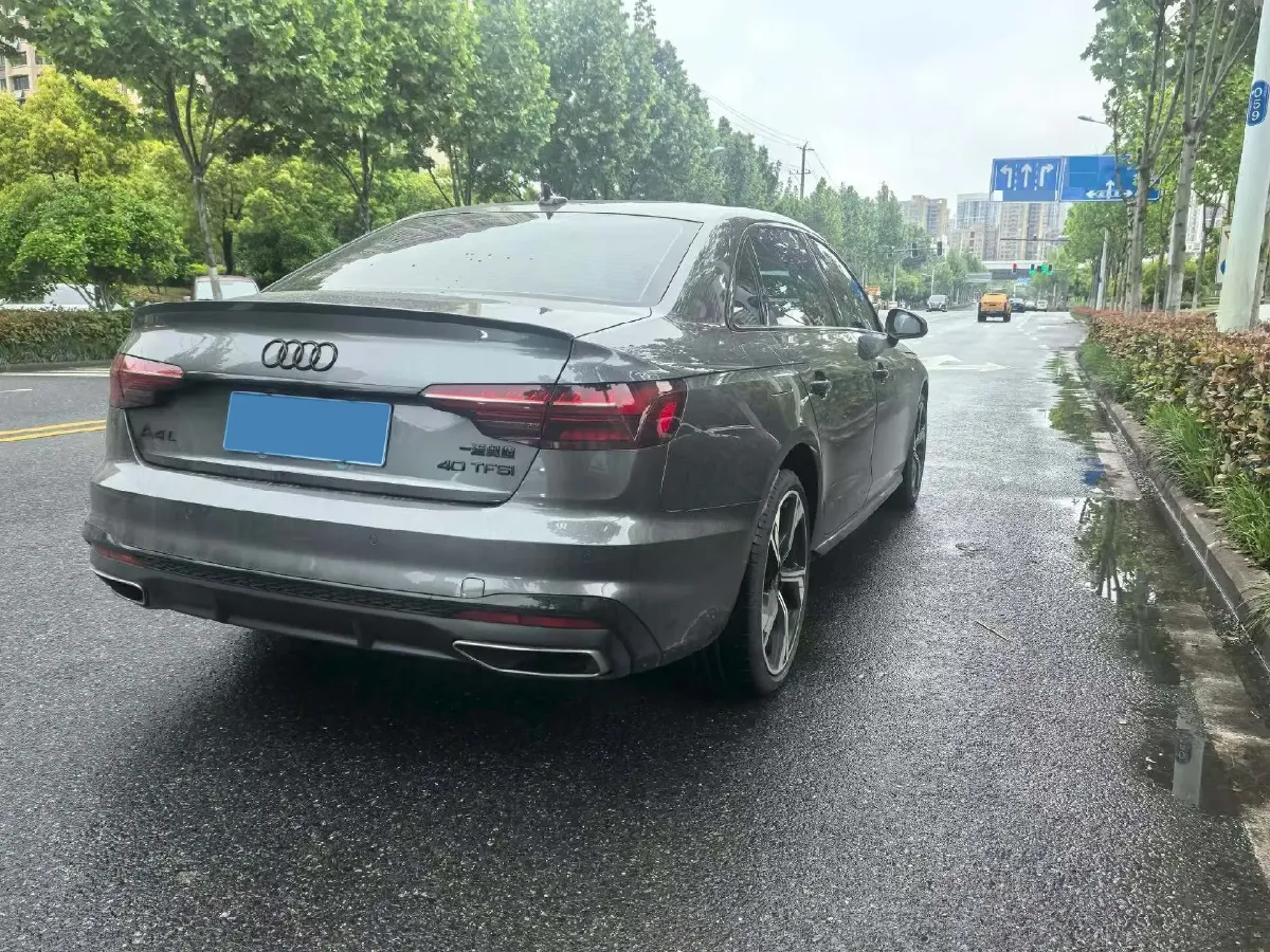 2024 Audi A4L 2.0T 190HP L4 7DCT,autocango,china used car exporter,china ev exporter,chinese used car exporter,chinese used ev exporter