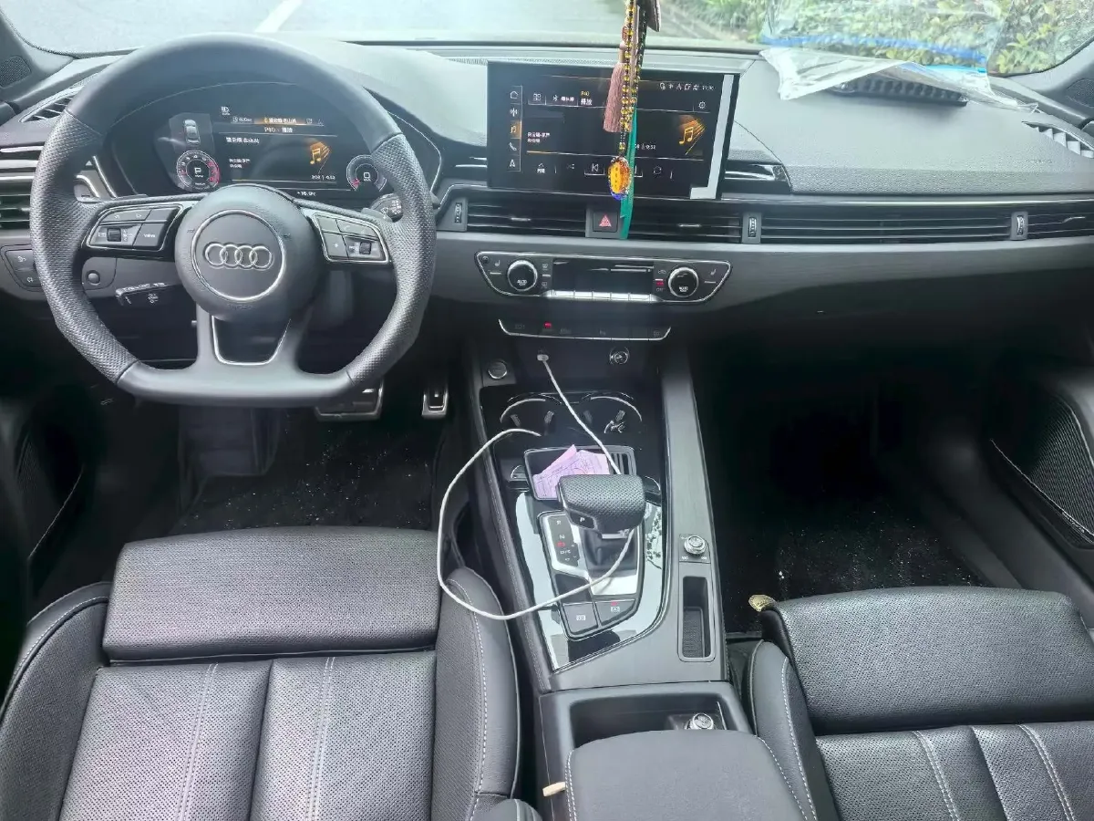 2024 Audi A4L 2.0T 190HP L4 7DCT,autocango,china used car exporter,china ev exporter,chinese used car exporter,chinese used ev exporter