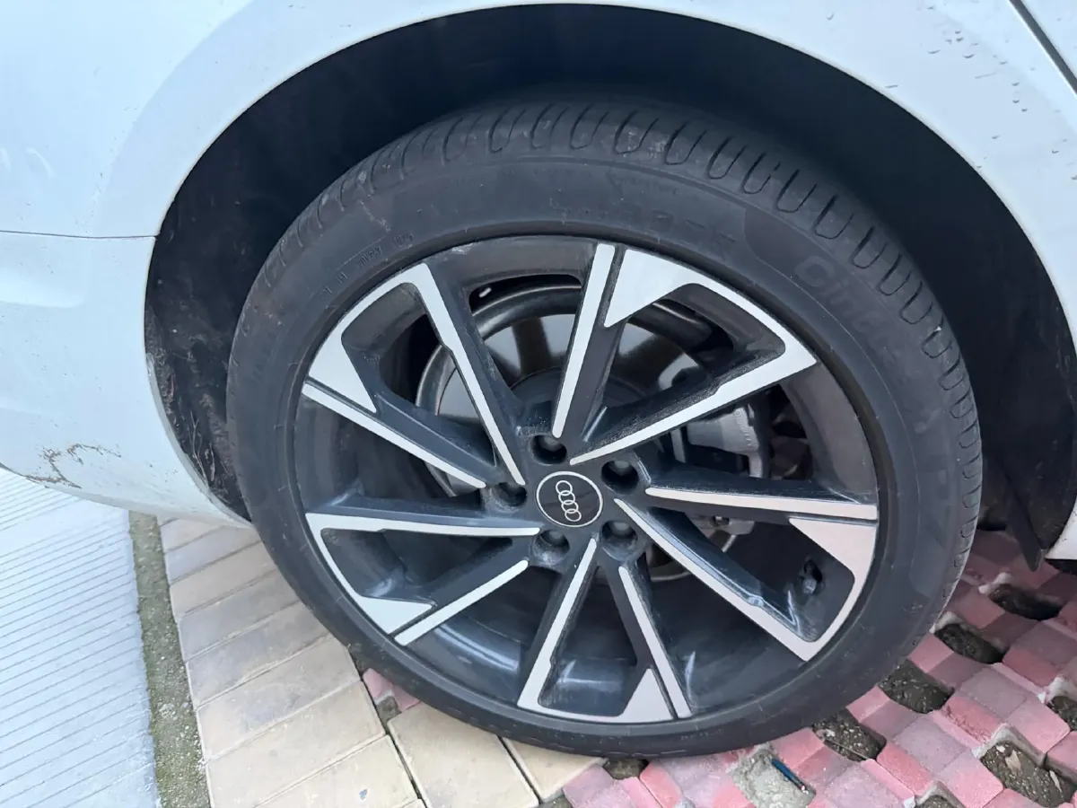 2023 Audi A4L 2.0T 190HP L4 7DCT,autocango,china used car exporter,china ev exporter,chinese used car exporter,chinese used ev exporter