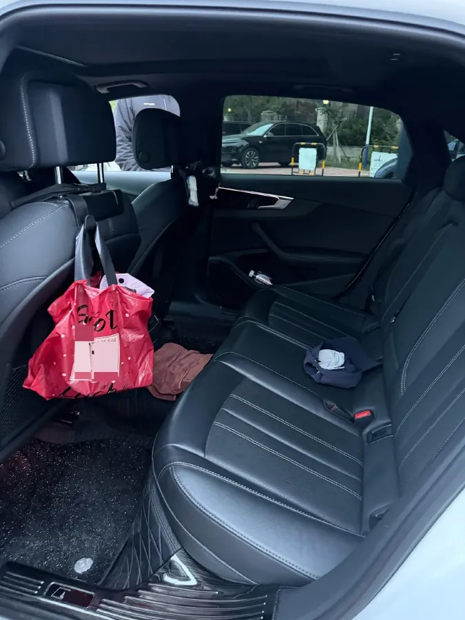 2023 Audi A4L 2.0T 190HP L4 7DCT,autocango,china used car exporter,china ev exporter,chinese used car exporter,chinese used ev exporter