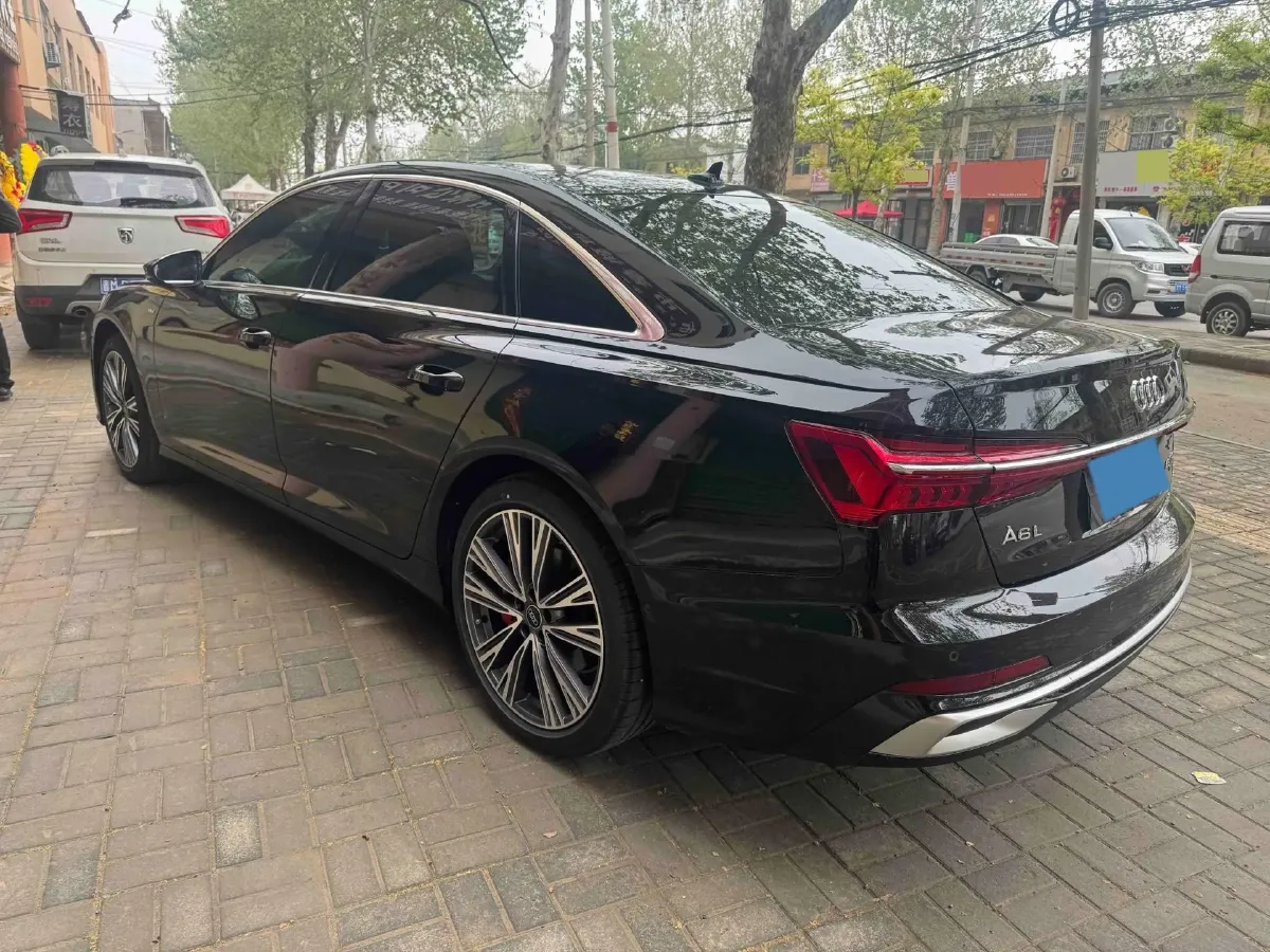 2024 Audi A6L 2.0T 245HP L4 7DCT,autocango,china used car exporter,china ev exporter,chinese used car exporter,chinese used ev exporter