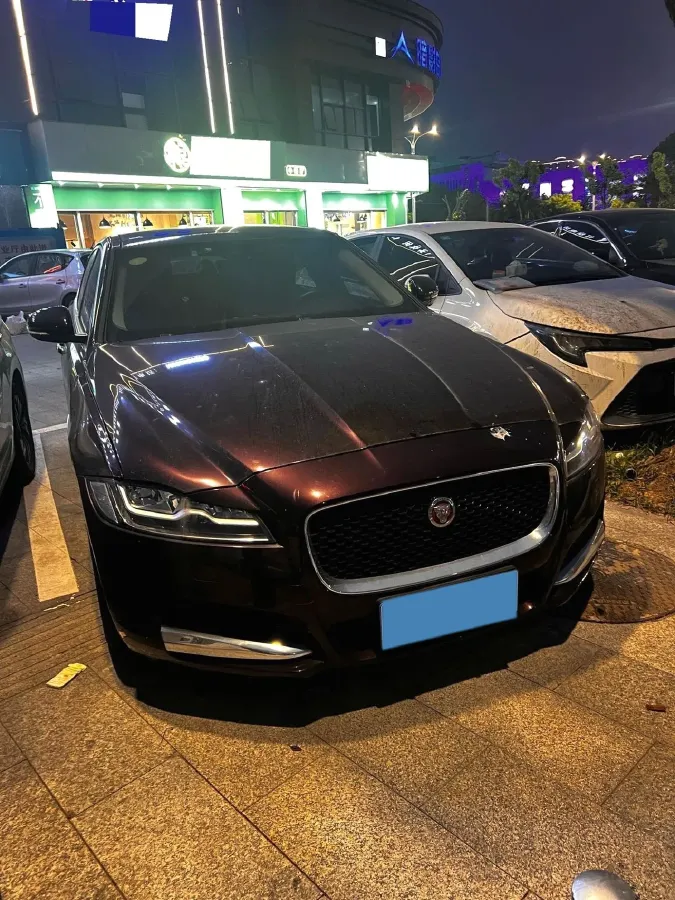 2018 Jaguar XF 2.0T 250HP L4 8AT,autocango,china used car exporter,china ev exporter,chinese used car exporter,chinese used ev exporter