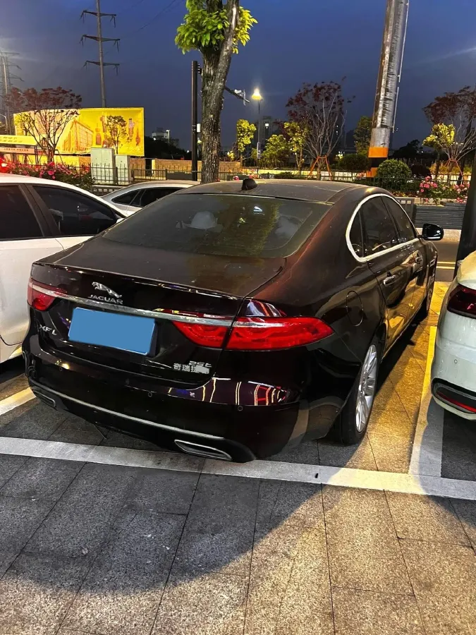 2018 Jaguar XF 2.0T 250HP L4 8AT,autocango,china used car exporter,china ev exporter,chinese used car exporter,chinese used ev exporter
