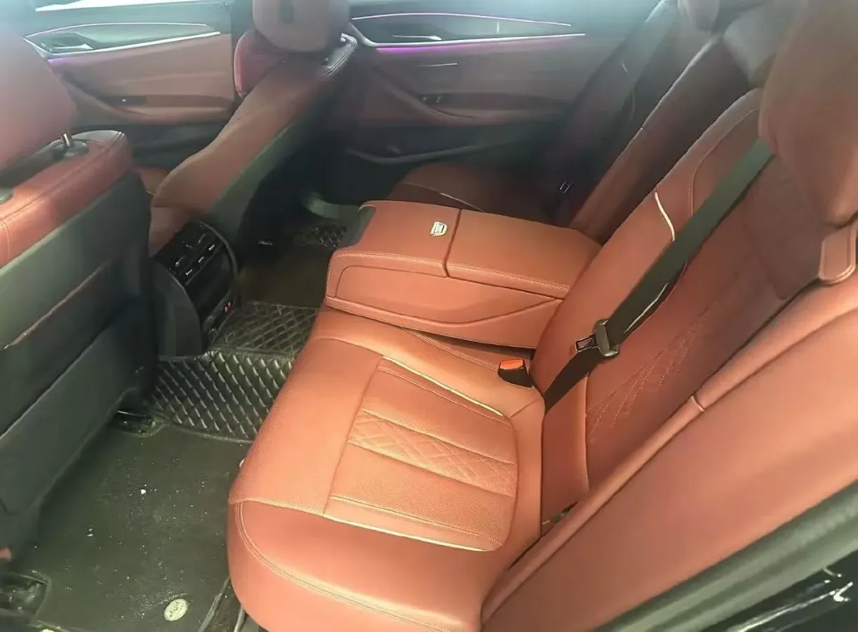 2023 BMW 5 Series 2.0T 245HP L4 8AT,autocango,china used car exporter,china ev exporter,chinese used car exporter,chinese used ev exporter