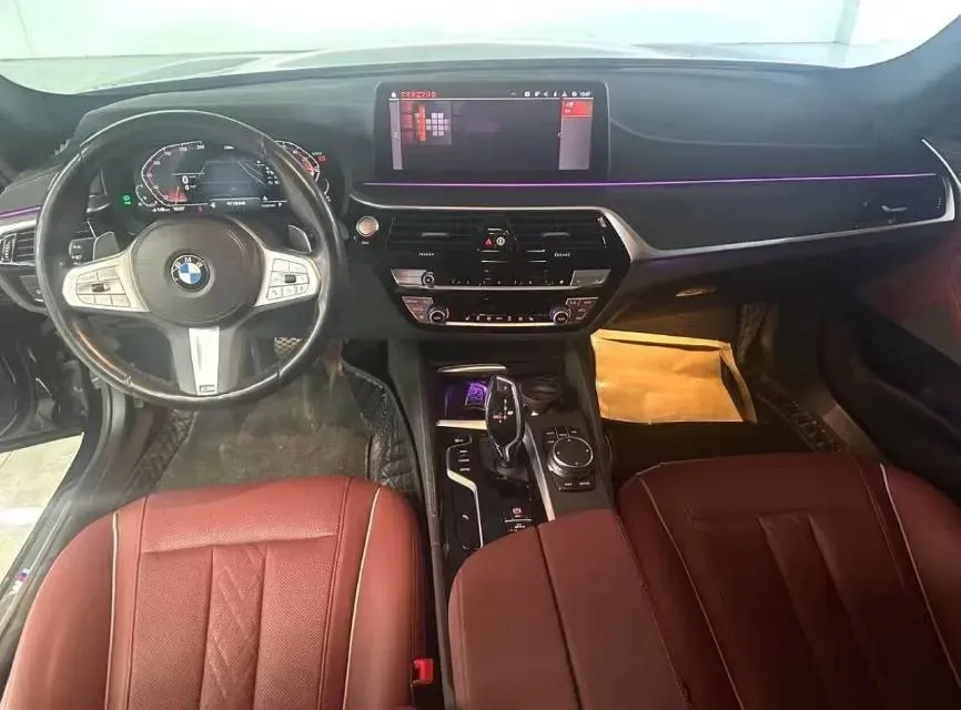 2023 BMW 5 Series 2.0T 245HP L4 8AT,autocango,china used car exporter,china ev exporter,chinese used car exporter,chinese used ev exporter