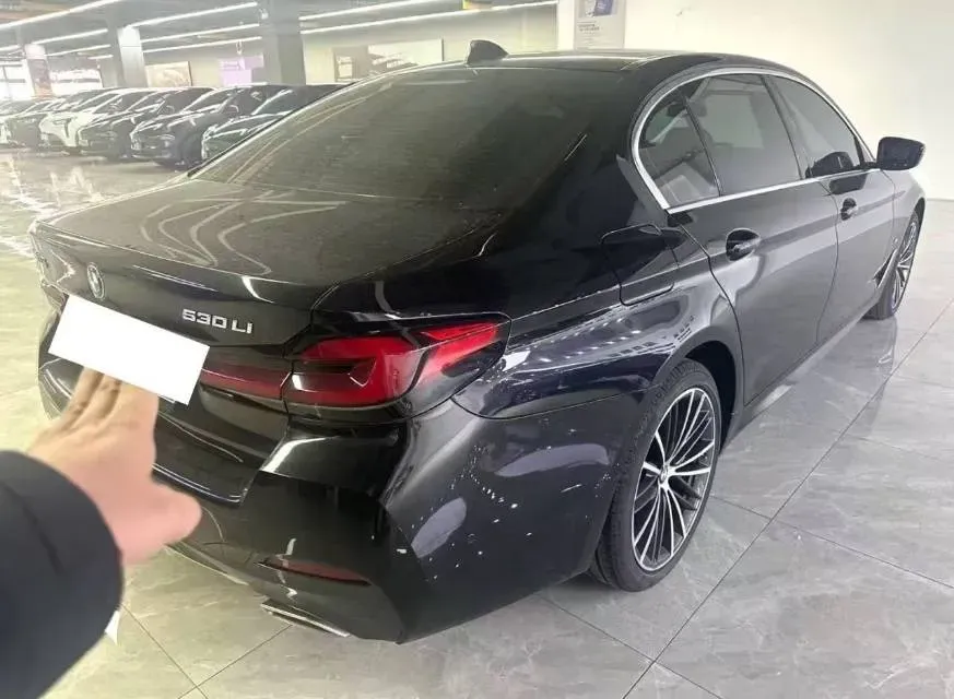 2023 BMW 5 Series 2.0T 245HP L4 8AT,autocango,china used car exporter,china ev exporter,chinese used car exporter,chinese used ev exporter