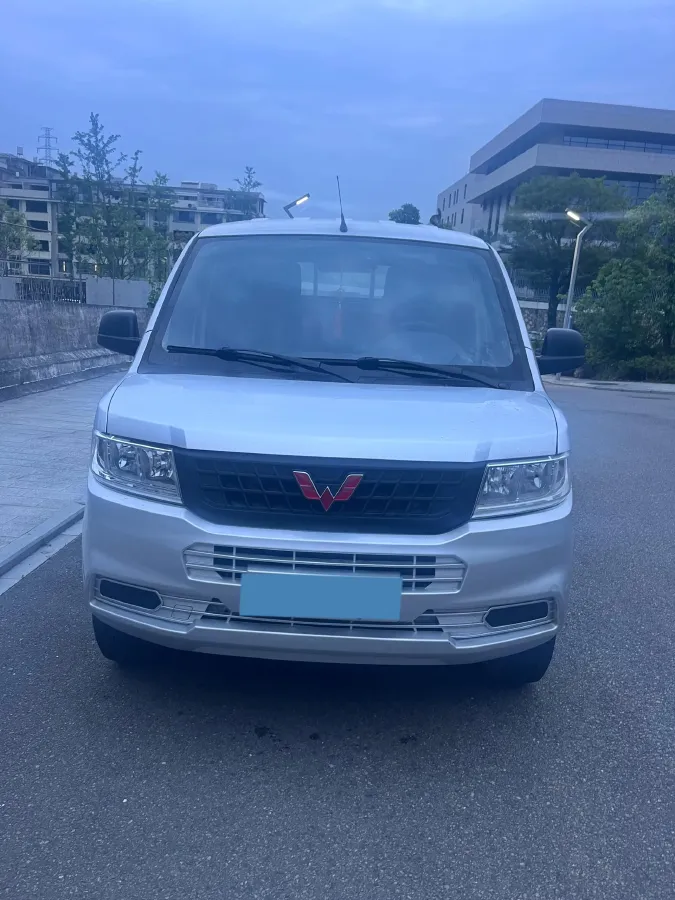 2019 WuLing RongGuang New Truck 1.5L 107HP L4 5MT,autocango,china used car exporter,china ev exporter,chinese used car exporter,chinese used ev exporter