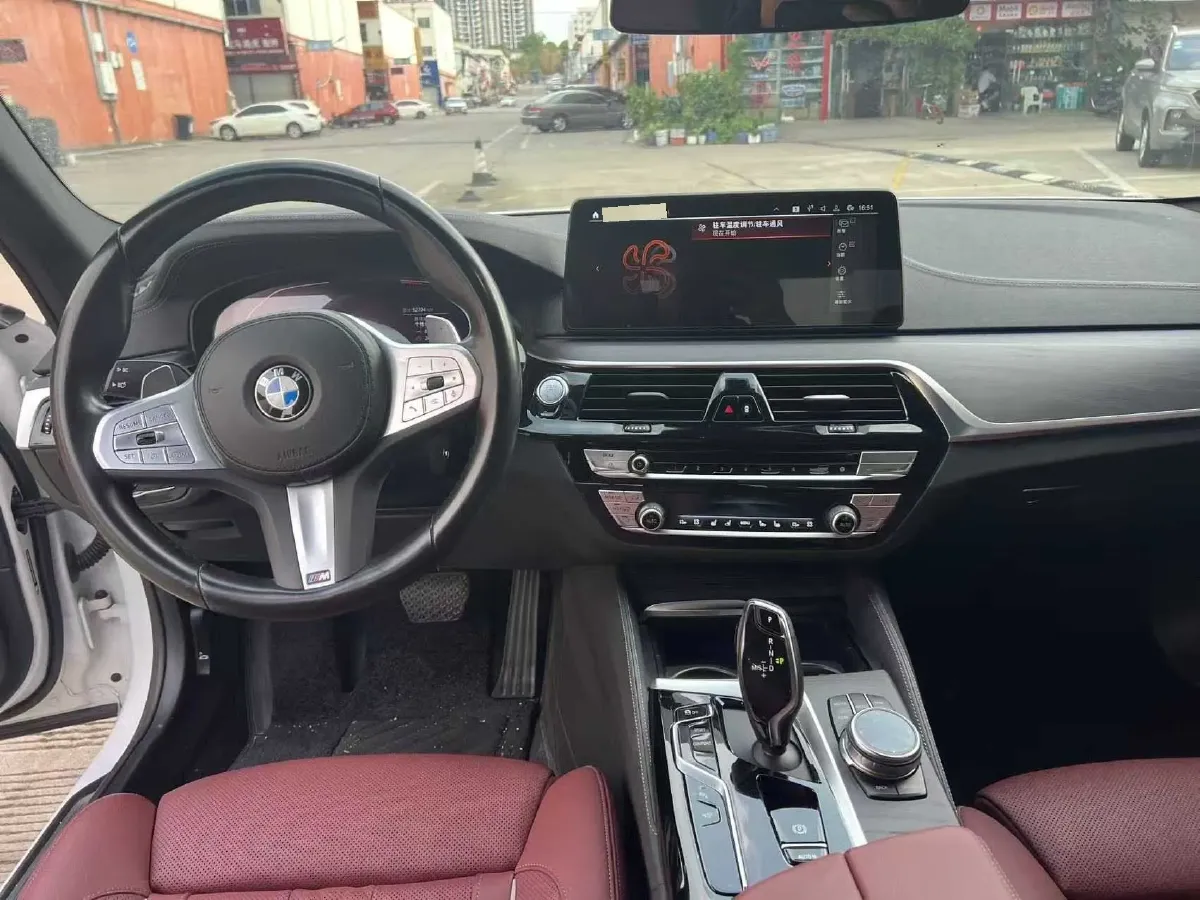 2022 BMW 5 Series 2.0T 252HP L4 8AT,autocango,china used car exporter,china ev exporter,chinese used car exporter,chinese used ev exporter