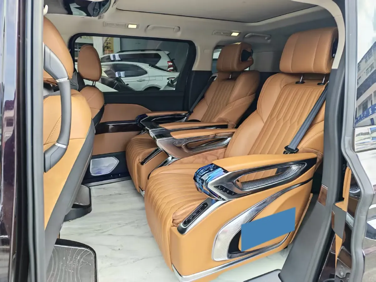 2023 HongQi HQ9 2.0T 252HP L4 8AT,autocango,china used car exporter,china ev exporter,chinese used car exporter,chinese used ev exporter