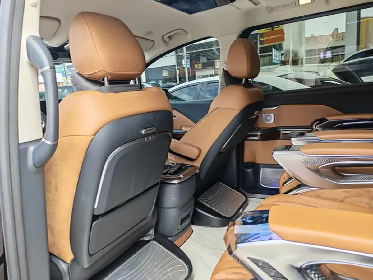 2023 HongQi HQ9 2.0T 252HP L4 8AT,autocango,china used car exporter,china ev exporter,chinese used car exporter,chinese used ev exporter