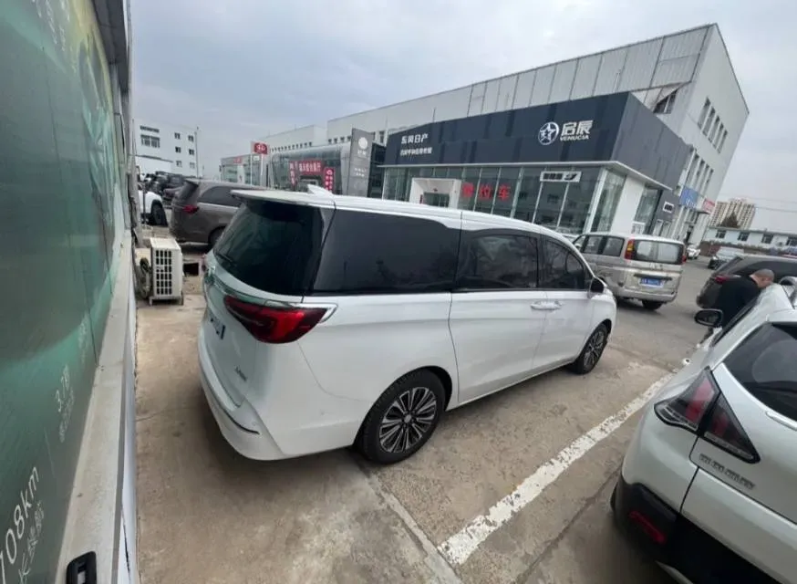 2022 Buick GL8 2.0T 237HP L4 9AT,autocango,china used car exporter,china ev exporter,chinese used car exporter,chinese used ev exporter