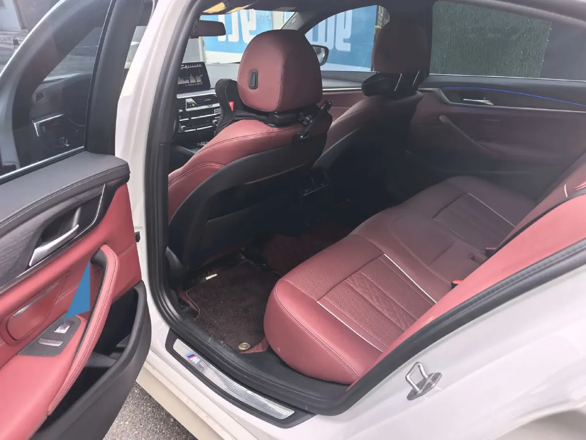 2021 BMW 5 Series 2.0T 252HP L4 8AT,autocango,china used car exporter,china ev exporter,chinese used car exporter,chinese used ev exporter