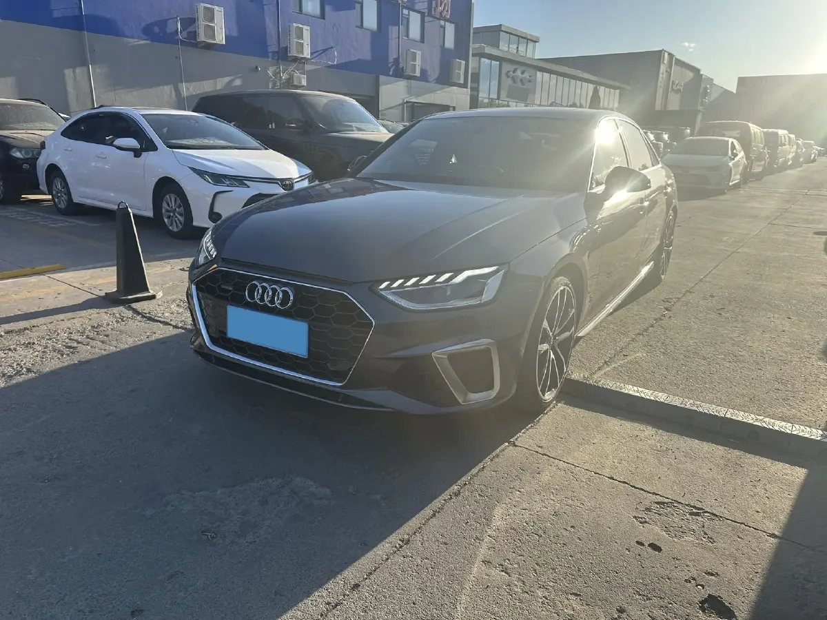 2020 Audi A4L 2.0T 252HP L4 7DCT,autocango,china used car exporter,china ev exporter,chinese used car exporter,chinese used ev exporter