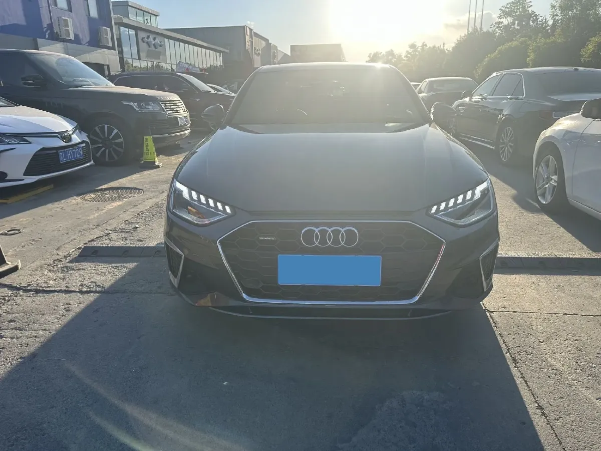 2020 Audi A4L 2.0T 252HP L4 7DCT,autocango,china used car exporter,china ev exporter,chinese used car exporter,chinese used ev exporter