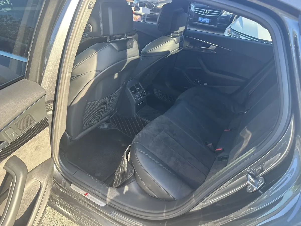 2020 Audi A4L 2.0T 252HP L4 7DCT,autocango,china used car exporter,china ev exporter,chinese used car exporter,chinese used ev exporter