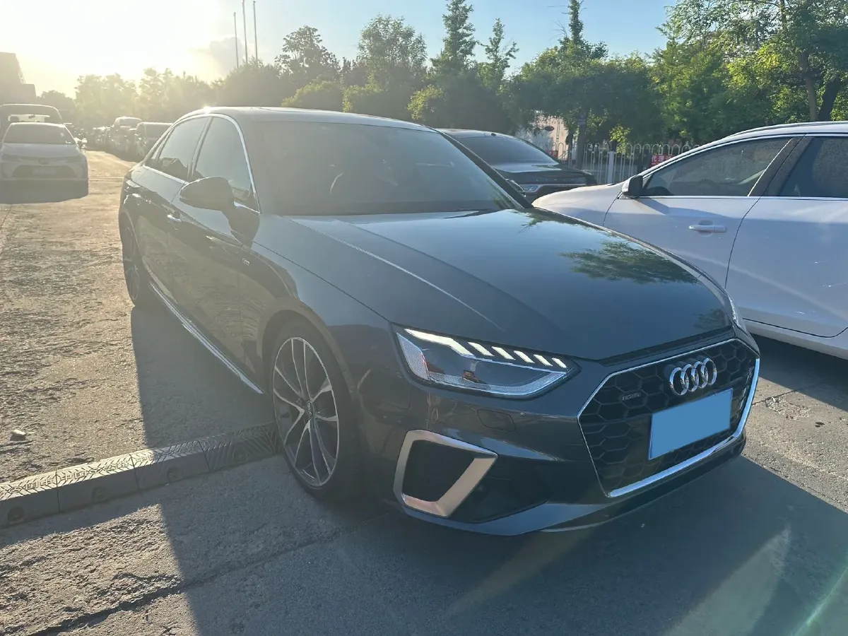 2020 Audi A4L 2.0T 252HP L4 7DCT,autocango,china used car exporter,china ev exporter,chinese used car exporter,chinese used ev exporter