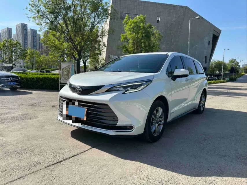 2024 Toyota Sienna 2.5L 189HP L4 E-CVT Hybrid,autocango,china used car exporter,china ev exporter,chinese used car exporter,chinese used ev exporter
