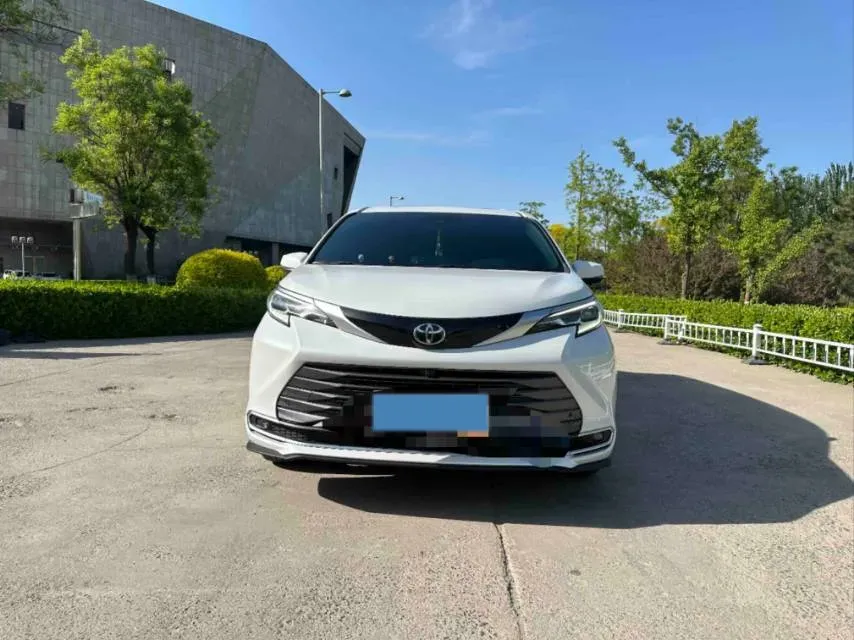 2024 Toyota Sienna 2.5L 189HP L4 E-CVT Hybrid,autocango,china used car exporter,china ev exporter,chinese used car exporter,chinese used ev exporter