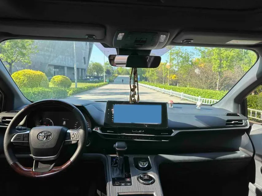 2024 Toyota Sienna 2.5L 189HP L4 E-CVT Hybrid,autocango,china used car exporter,china ev exporter,chinese used car exporter,chinese used ev exporter