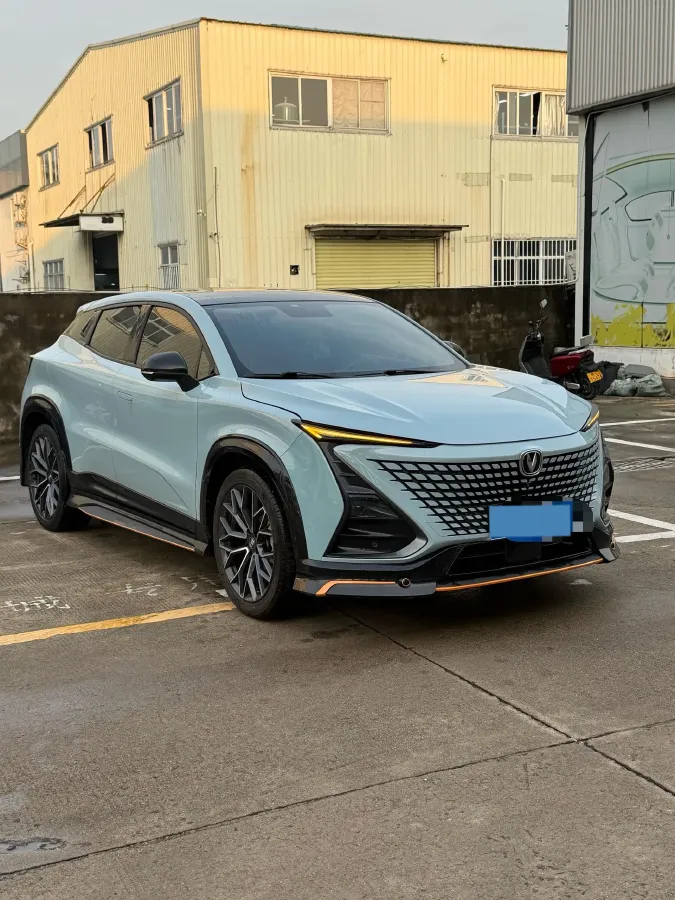 2022 ChangAn UNI-T 1.5T 188HP L4 7DCT,autocango,china used car exporter,china ev exporter,chinese used car exporter,chinese used ev exporter