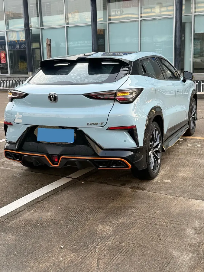 2022 ChangAn UNI-T 1.5T 188HP L4 7DCT,autocango,china used car exporter,china ev exporter,chinese used car exporter,chinese used ev exporter