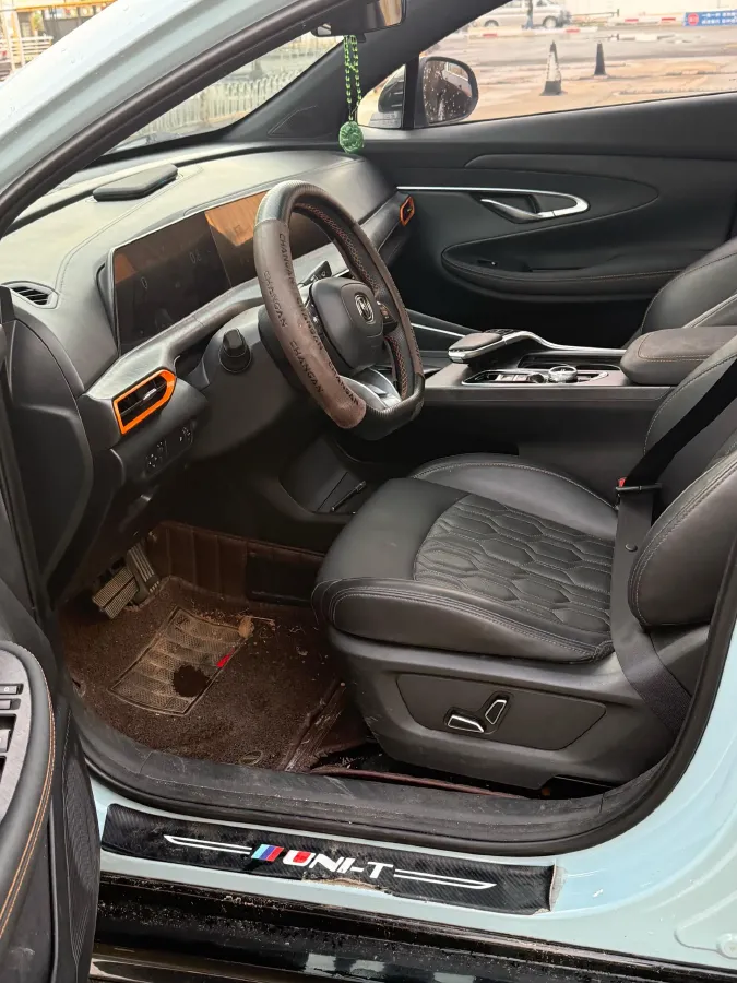 2022 ChangAn UNI-T 1.5T 188HP L4 7DCT,autocango,china used car exporter,china ev exporter,chinese used car exporter,chinese used ev exporter