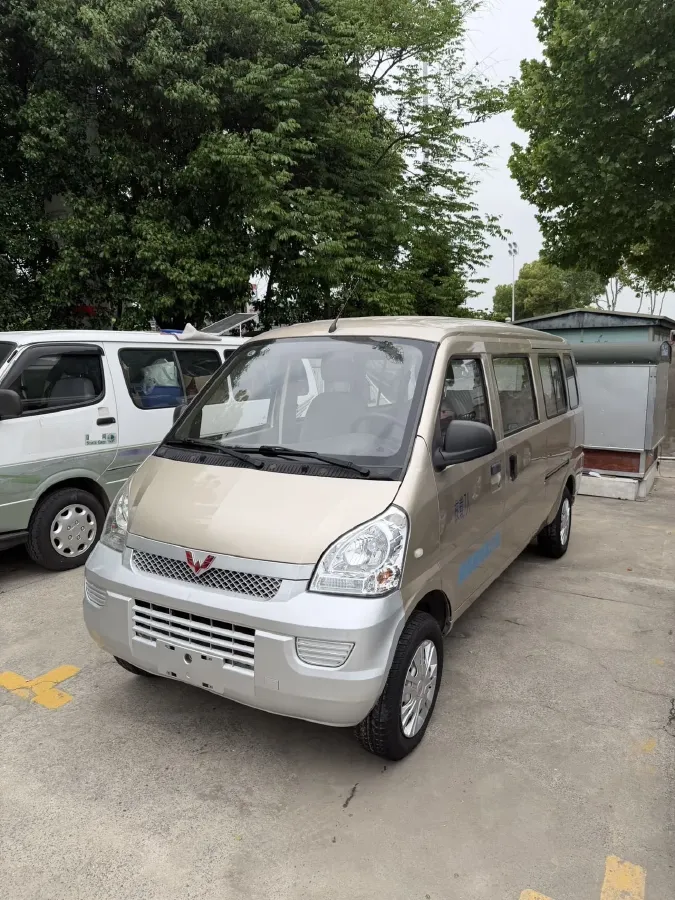 2021 WuLing RongGuang 1.5L 99HP L4 5MT,autocango,china used car exporter,china ev exporter,chinese used car exporter,chinese used ev exporter